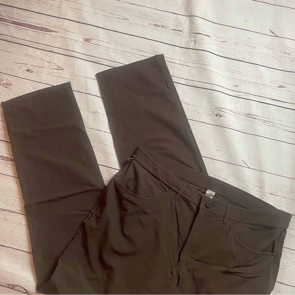 Alo Yoga Day and Night Pants